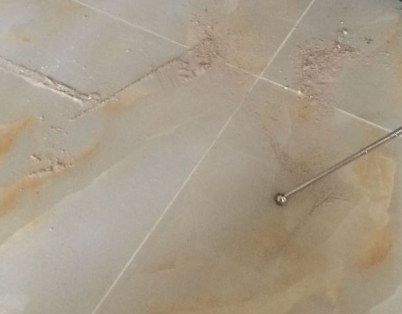 滨江瓷砖空鼓维修公司分享粘合剂选择不当在瓷砖铺贴过程中可能导致以下问题